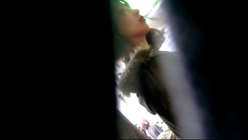 「【人妻NTR】28歳の美人妻が寝取られる羞恥プレイ｜興奮必至の寝取り動画」のサンプル画像1枚目