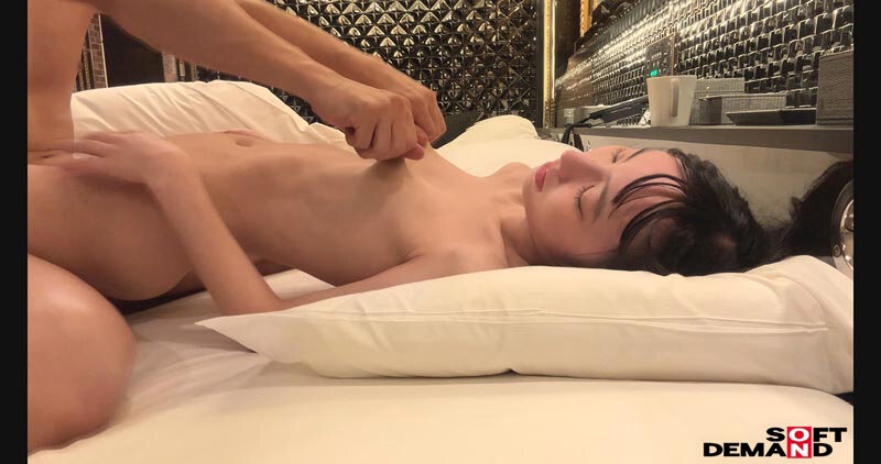 「鳥羽いく 貧乳スレンダー美女が拘束されぶっかけ責め|元ひきこもり喪女の衝撃デビュー作」のサンプル画像6枚目