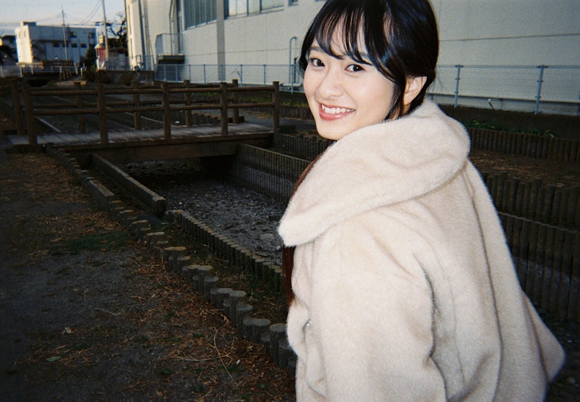 「バック大好き！！美尻セフレちゃん花守夏歩とラブホをはしごして丸1日巣ごもり尻揉み中出しデート」のサンプル画像3枚目