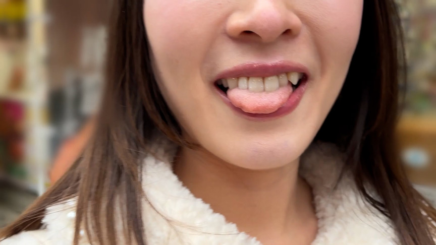 「【素人】ももなちゃんの濃厚鼻フェラ動画｜上半身裸で魅せるエロい舐めテク【フェチ】」のサンプル画像3枚目