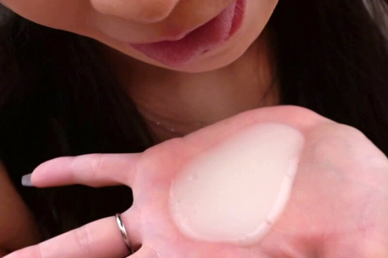 「鈴木真夕が魅せる人妻の不倫温泉旅行！禁断の中出し関係に溺れる主婦の姿が艶めかしい」のサンプル画像8枚目