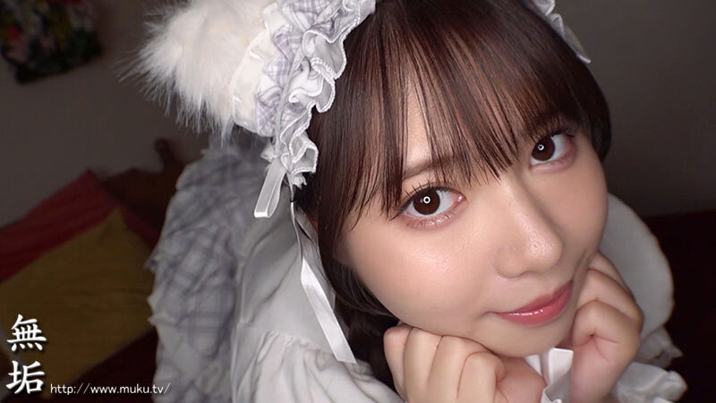 「咲月ひな アイドル美少女がコスプレで潮吹き中出し枕営業！笑顔で頑張る芸能人の秘密撮影」のサンプル画像6枚目