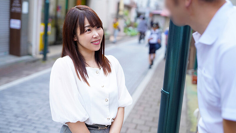 「【素人ナンパ】商店街で見つけた巨乳熟女人妻4人にフェラ・パイズリ・中出し!潮吹き絶頂」のサンプル画像4枚目