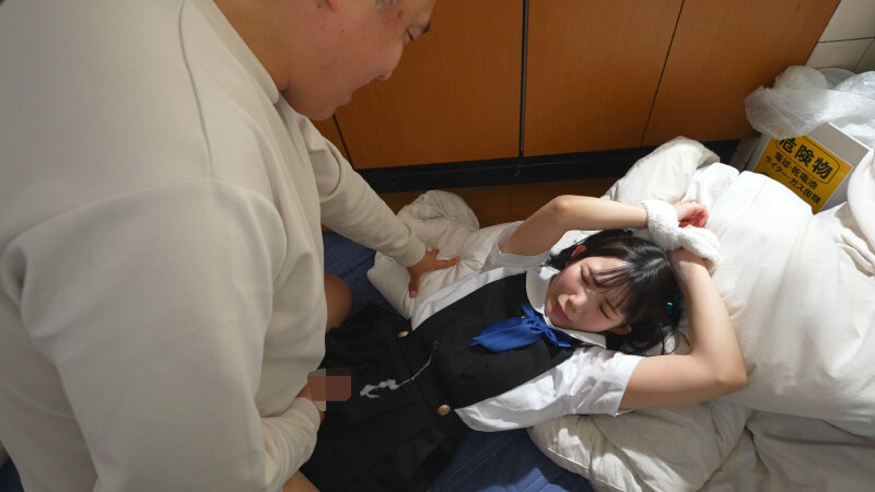 「南日菜乃 小柄でおぼこい花嫁に中出しイタズラ性交 ミニ系美少女との濃密プレイ」のサンプル画像4枚目