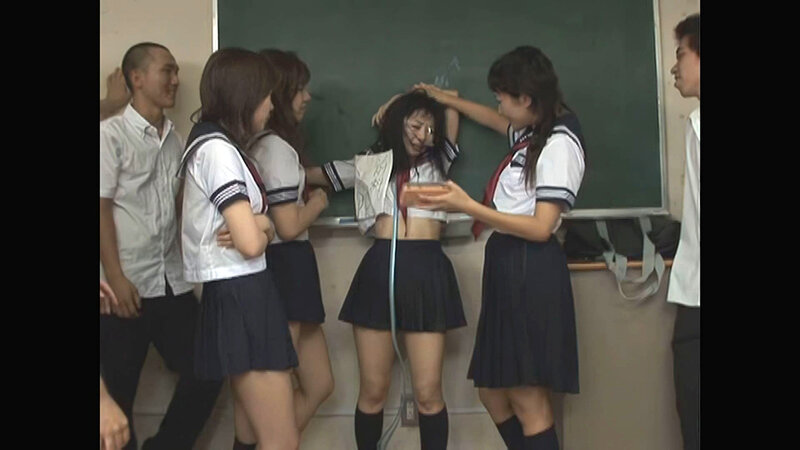 「星月まゆら 3P・4Pで中出し責め｜恥辱プレイ満載のAIリマスター作品」のサンプル画像4枚目