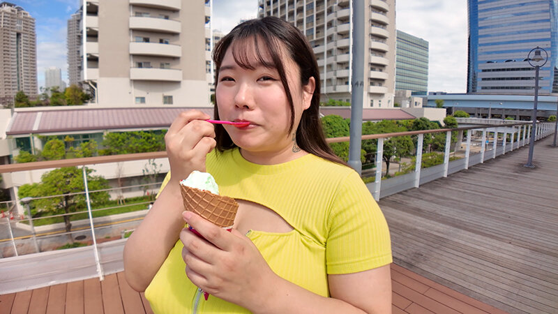 「華澄結愛×西村ニーナ 巨乳美女のレズビアン＆野外露出プレイ 中出しベスト4時間」のサンプル画像9枚目