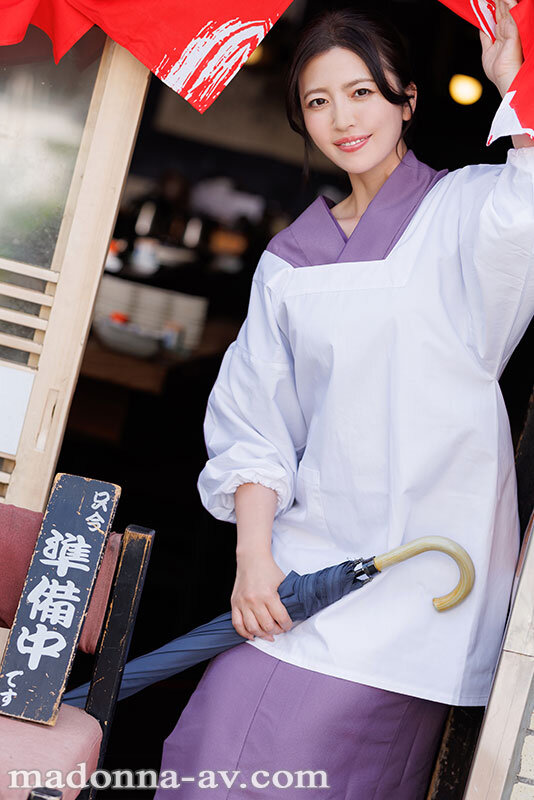 「木下凛々子が魅せる人妻の不倫願望！熟女居酒屋女将との禁断中出し情事」のサンプル画像1枚目