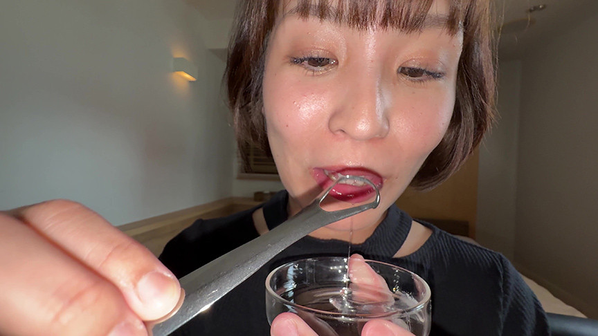 「【玉城夏帆】舌ブラシで舌苔採取フェチプレイ｜唾液・口腔フェチ好き必見の個人撮影動画」のサンプル画像7枚目