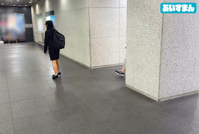 「【素人】美乳OLるいちゃん25歳が3P中出しで絶頂！ブラック企業勤務の巨乳社畜が本気セックス」のサンプル画像2枚目