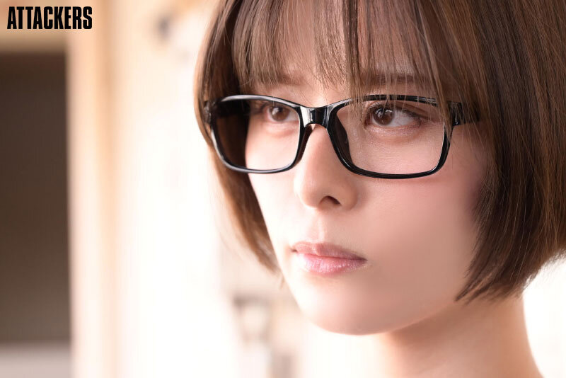 「月乃ルナの濃厚フェラ抜き！無口な美少女お隣さんが痴女化して精子を搾り取る」のサンプル画像2枚目