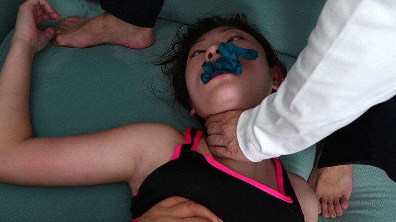 「【立華静音】スレンダー美女がイラマチオで悶絶!現役アスリートの激しい喉奥責めに完落ち」のサンプル画像2枚目