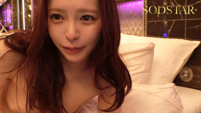 「小倉由菜のハメ撮り動画｜スレンダー痴女お姉さんがラブホで魅せる濃厚プレイ」のサンプル画像11枚目