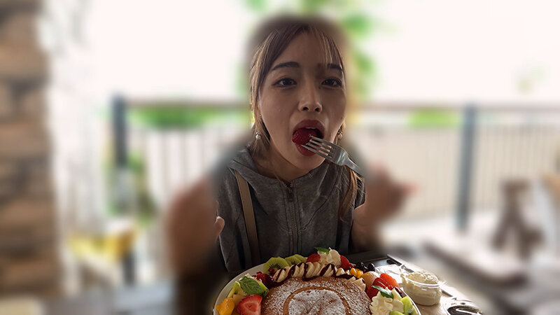 「椿りか 巨乳揺れるノーブラデートで羞恥露出ハメ撮り中出しセックス」のサンプル画像4枚目