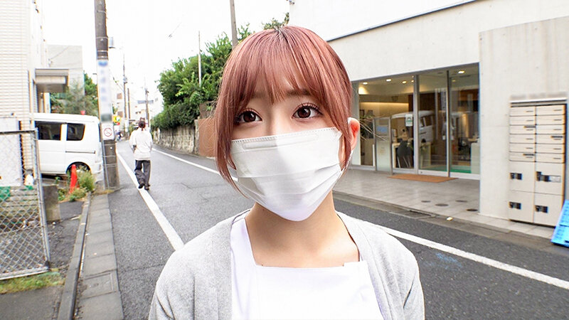 「【素人】マスク美女の歯科衛生士が童貞君にベロキス&中出し筆おろし!ナース系美女の濃厚プレイ」のサンプル画像11枚目