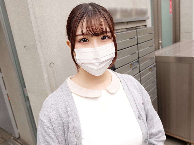 「【素人】マスク美女の歯科衛生士が童貞君にベロキス&中出し筆おろし!ナース系美女の濃厚プレイ」のサンプル画像6枚目