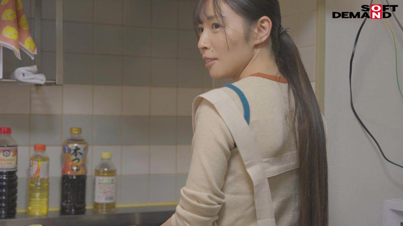 「玉井晴香 33歳熟女ママの敏感ボディAVデビュー！SNS人気主婦の初撮り作品」のサンプル画像3枚目