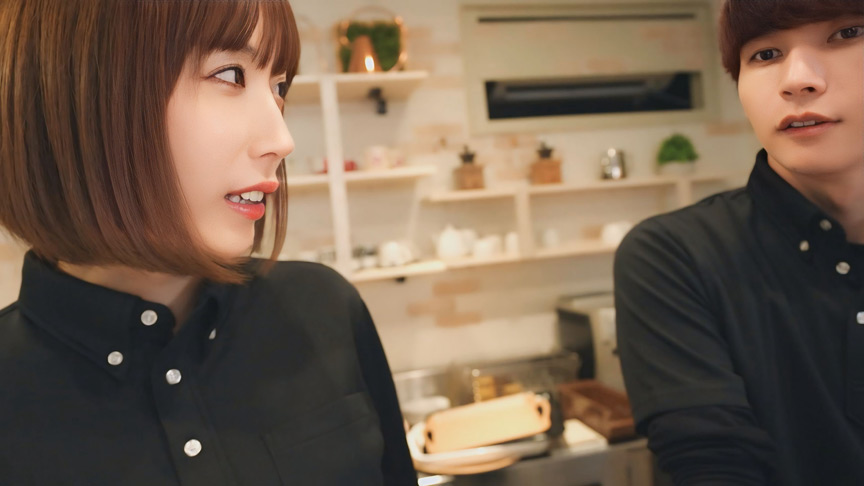 「バ先NTR 性格◎スタイル◎顔ももちろん◎なパーフェクト妻の悩み相談にのっていたら連日色んな場所で旦那には見せないトロ顔で浮気SEXをキメまくれた」のサンプル画像1枚目