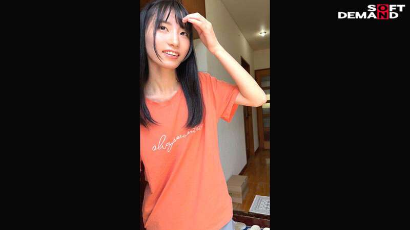 「鳥羽いく 貧乳スレンダー美少女が自宅で顔射デビュー！元引きこもり絵師の1泊2日密着撮影」のサンプル画像3枚目