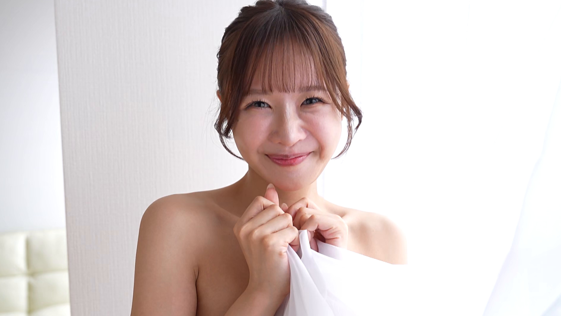 「Best naked 栗山莉緒」のサムネイル