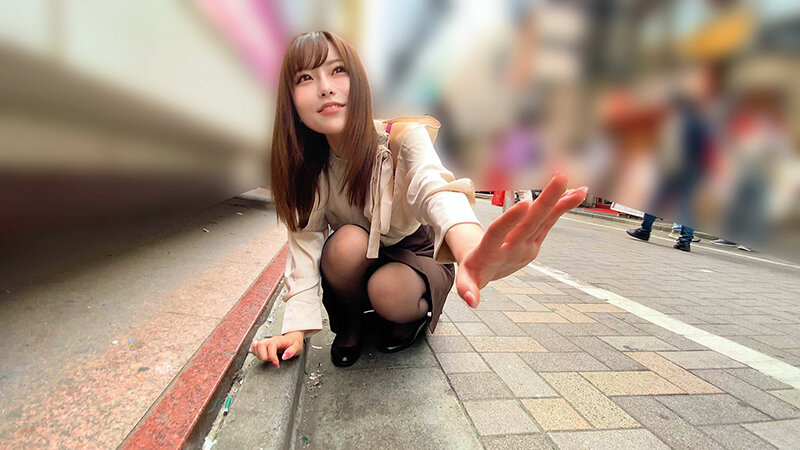 「【素人OL】黒パンスト美脚の巨乳キャリアウーマンが野外羞恥プレイで絶頂！最後は中出し」のサンプル画像3枚目