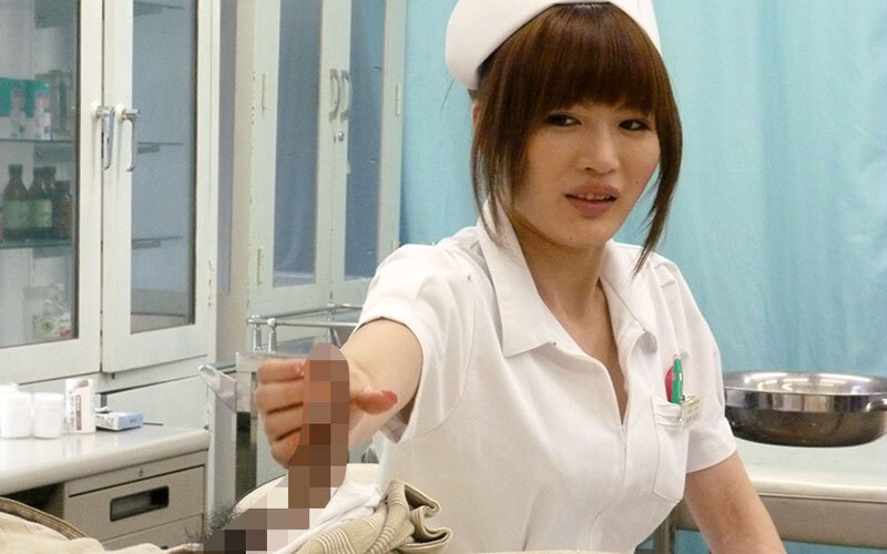 「熟女ナースの人妻看護師に見せつけ露出プレイ|ムチムチ巨尻おばさんとの病院エロ4時間」のサンプル画像10枚目