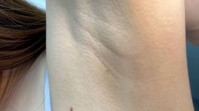 「【素人ナンパ】美人お姉さんれなちゃんをくすぐり!商社営業OLが街角で悶絶する姿が可愛すぎる」のサンプル画像5枚目