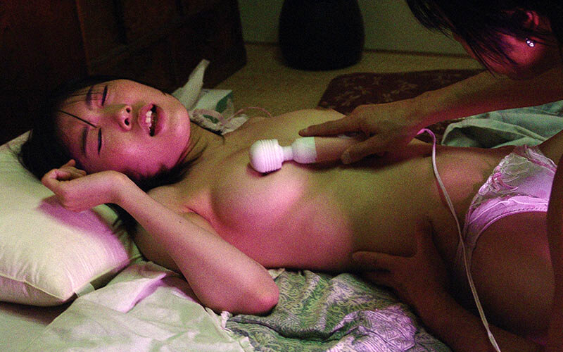 「【素人人妻】美人妻専門ヘルスで中出し本番交渉！シックスナイン＆秘密撮影の濃厚180分プレイ」のサンプル画像15枚目