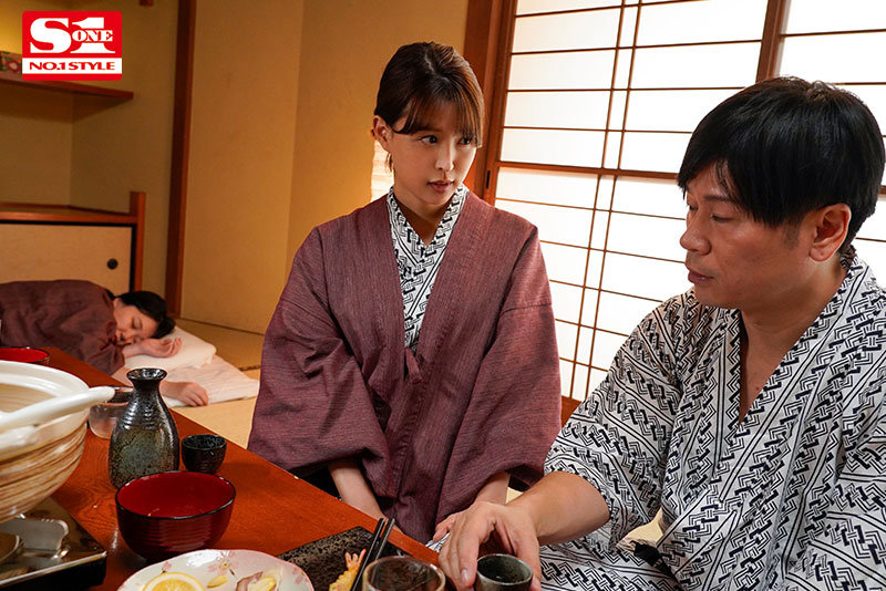 「葵つかさ×NTR｜人妻スレンダー美女が温泉旅行で誘惑する寝取られ不倫セックス」のサンプル画像2枚目