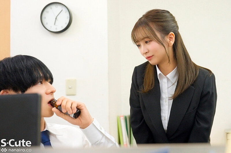 「小那海あや 美少女OL後輩が中出し・フェラ・オナニーで奉仕する濃密オフィスラブ」のサンプル画像13枚目