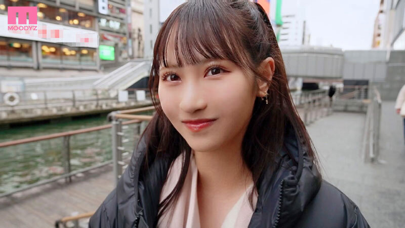 「美少女・小野六花が逆ナンで騎乗位披露!スレンダー美乳ボディの大阪凱旋SEX旅行」のサンプル画像2枚目