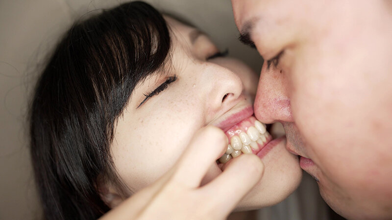 「【横山夏希】素人お姉さんをナンパ！変態リクエストに応える個人撮影プレイ」のサンプル画像13枚目