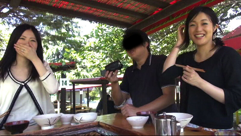 「【人妻・主婦】美人妻の不倫温泉旅行で乱交プレイ！背徳の湯恋コラボレーション」のサンプル画像1枚目