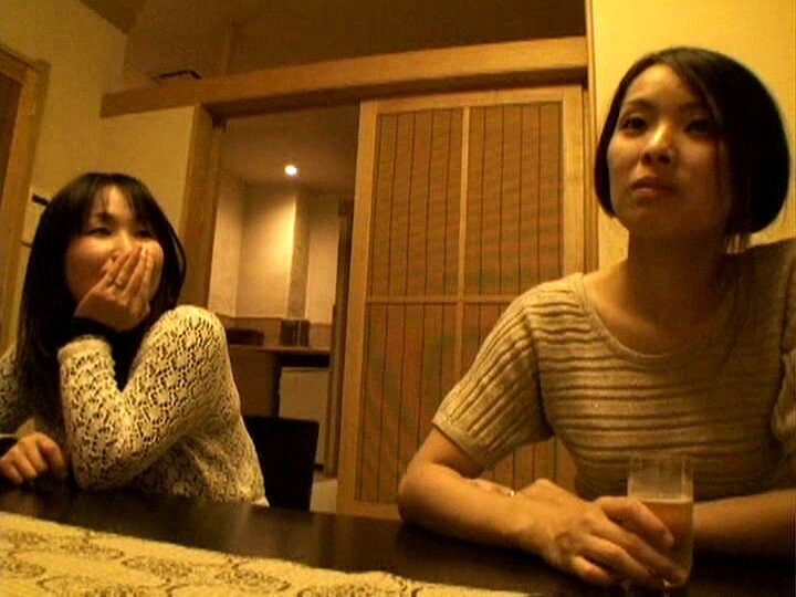 「【人妻・主婦】不倫旅行で乱交に溺れる美人妻の秘密の温泉旅行ドキュメント」のサンプル画像5枚目