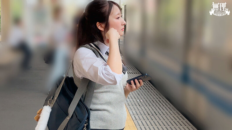 「【名前不明】巨尻女子校生と競泳水着で3P中出し！スクール水着姿の美少女と複数プレイ」のサンプル画像3枚目