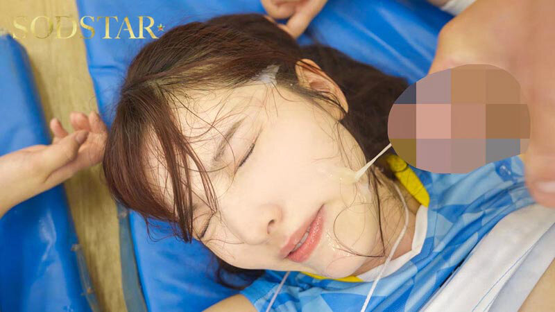 「彩月七緒が巨乳を揺らして3P・4P中出し体験!美人顧問が部員たちに徹底奉仕する衝撃展開」のサンプル画像19枚目