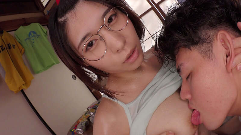 「【白雪美月】ぽっちゃり巨乳の義姉にパイズリされて杭打ち中出し!だらしない無防備ボディがエロすぎる」のサンプル画像4枚目