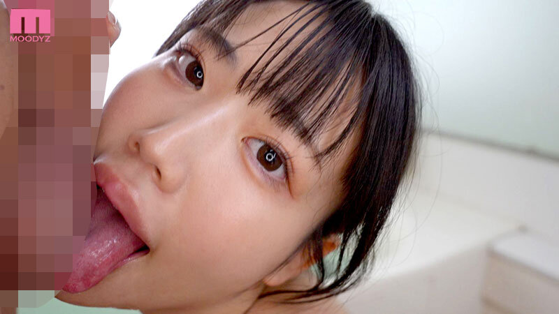 「桜ゆの 初中出し解禁！美少女が中年オジサンと濃厚キス＆3Pで何発も膣内射精される美乳揺れSEX」のサンプル画像3枚目