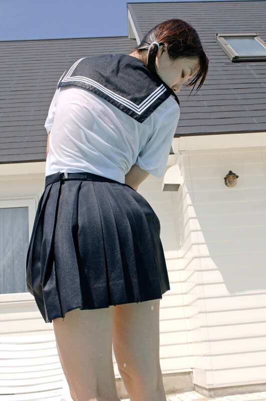 「【セーラー服】濡れ透けフェチ必見！制服JKの恥じらい姿がエロ可愛い人気動画」のサンプル画像13枚目