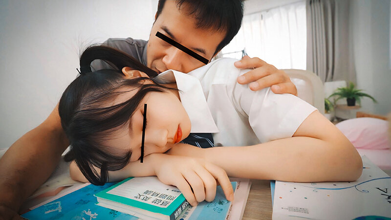 「【パイパン美乳】家庭教師が教え子に中出し&潮吹きさせる禁断の寝取り映像」のサンプル画像9枚目