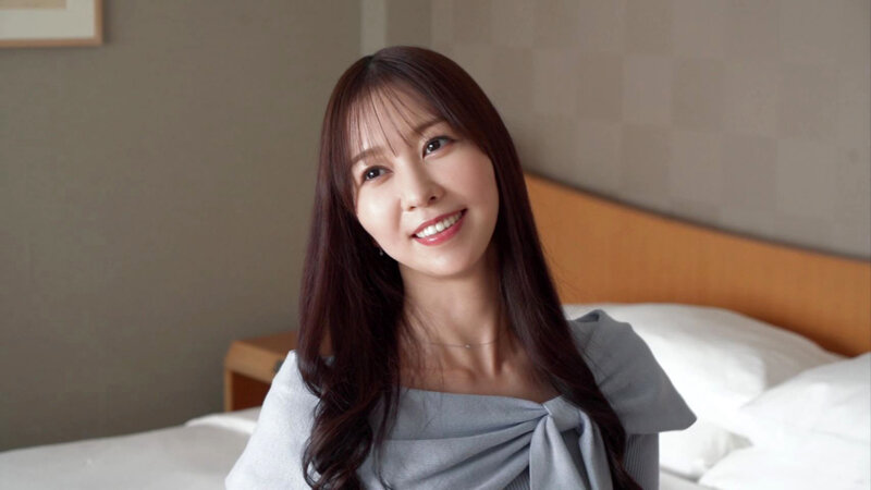 「森あやみ 人妻の禁断不倫セックス｜スレンダー美女が中出しで乱れる浮気動画」のサンプル画像1枚目