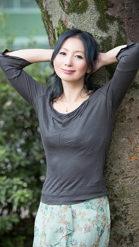 「【熟女女優】母と息子の禁断の関係を描く近親相姦ドラマ【人妻・熟年ジャンル】」のサンプル画像12枚目