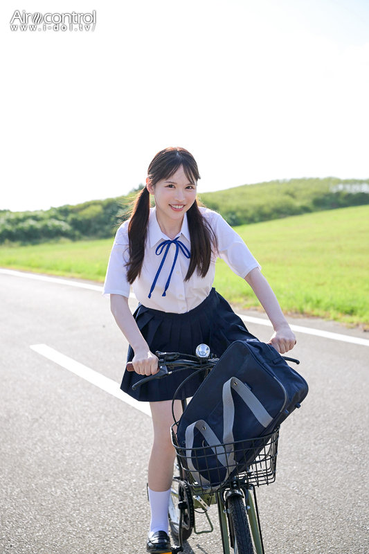 「辻みいな ALL NUDE｜美女のセクシーグラビア映像をフル収録【ヌード作品】」のサンプル画像4枚目