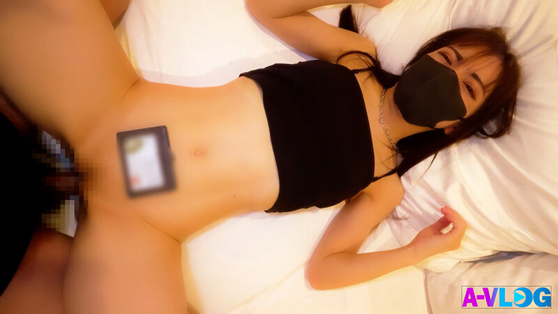 「【素人女子大生】コスプレ美女とカーセックス中出し！今どき女子の本音の恋愛事情を暴露」のサンプル画像12枚目