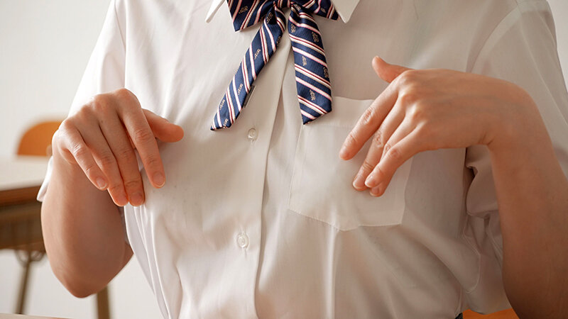 「上坂めい 制服女子校生が乳首責めで潮吹き失禁！小柄ミニ系美少女の敏感ボディが限界突破」のサムネイル