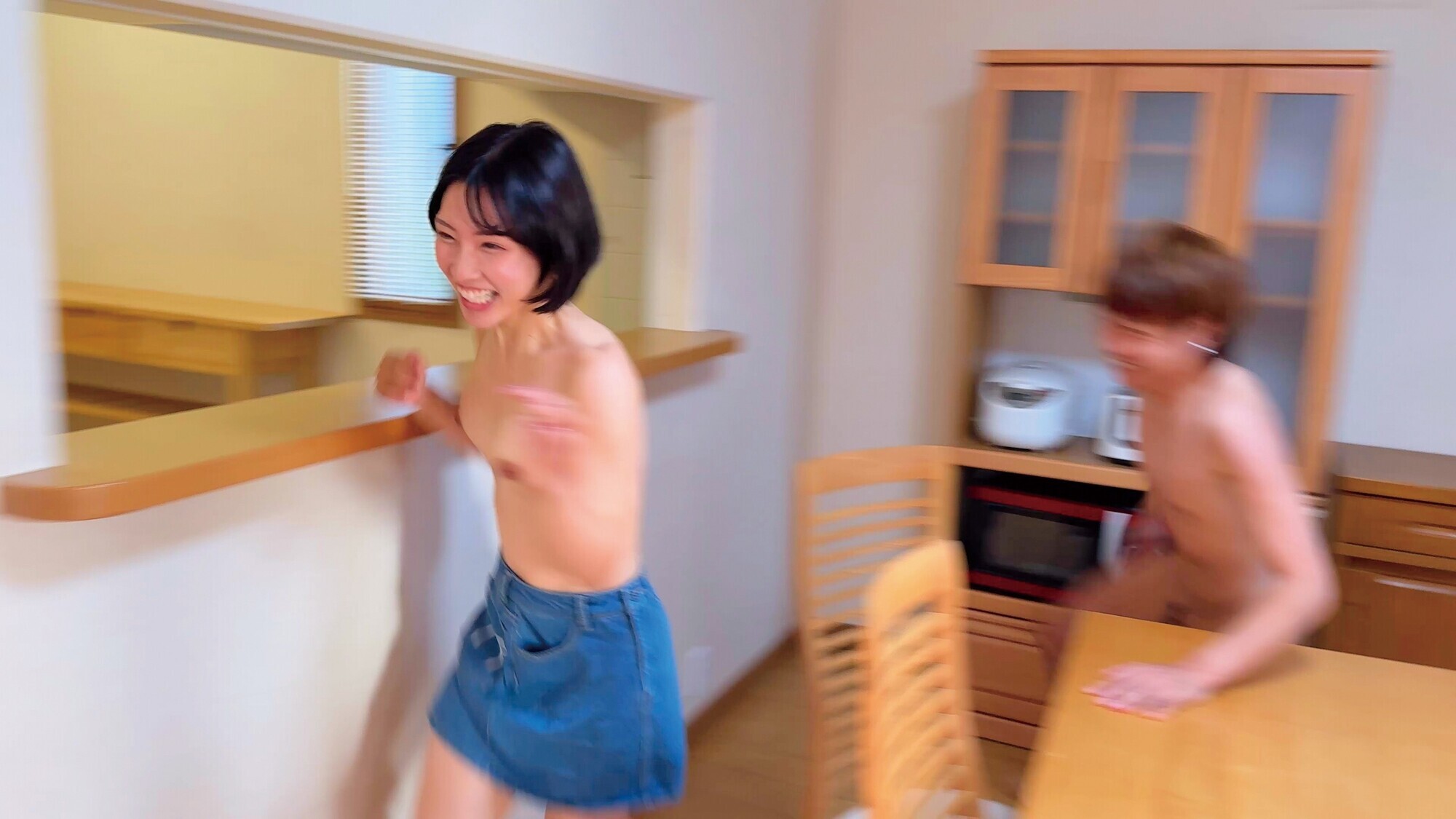 「「えっまだするの？何回、私の中に出すつもり？もう無理！イキ過ぎて頭おかしくなっちゃう！！」素人女子大生vsイケメンAV男優 中出し鬼ごっこ 追いかけまわして捕まったら超絶高速ピストンで無制限生中出し！！ 3」のサンプル画像2枚目