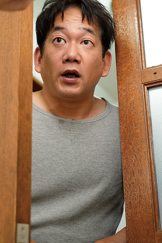 「美乳スレンダー若妻・梅田みなみが魅せる濃厚フェラ｜義父を誘惑する人妻痴女の禁断プレイ」のサンプル画像6枚目