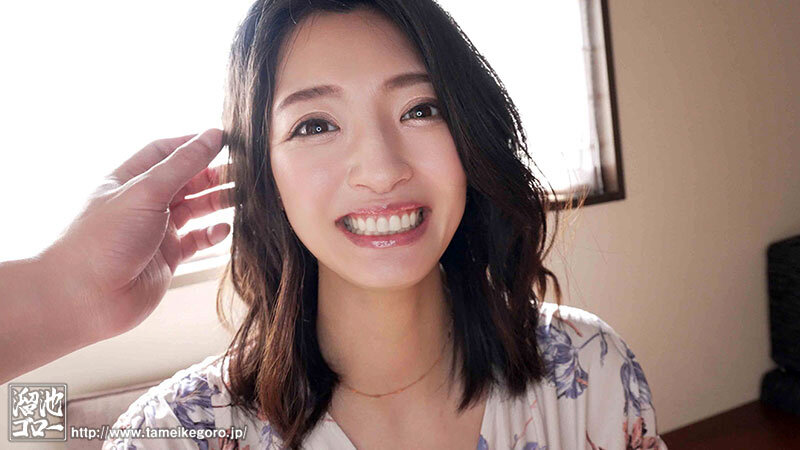 「熟女人妻・澪真央のハメ撮り中出しSEX！大量潮吹きで本気イキ連続絶頂プレイ」のサンプル画像1枚目