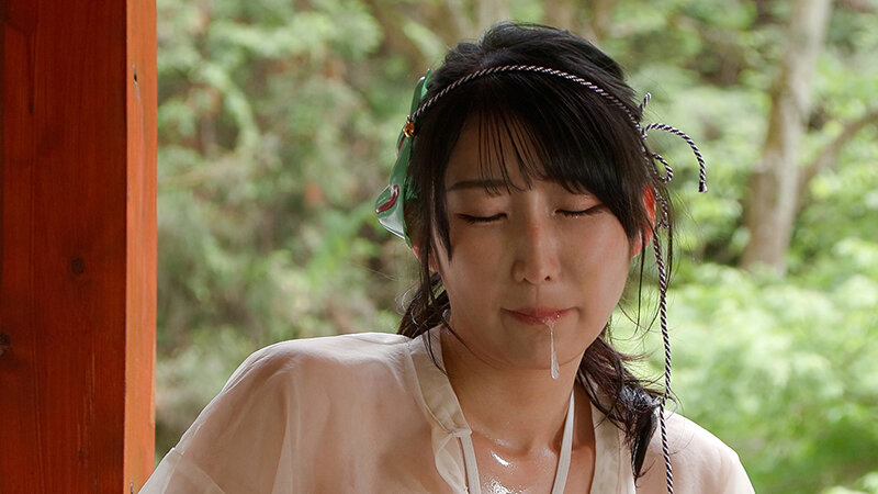 「【素人】和服美女が野外露出で潮吹きアクメ!バイブ責めで何度もイキ狂う浴衣姿の絶頂オナニー」のサンプル画像2枚目