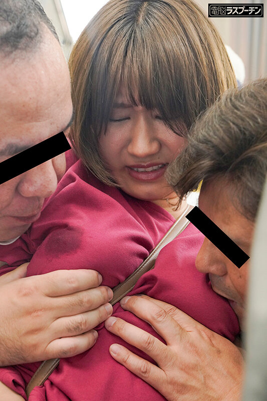 「美波もも 巨乳美女が電車で拘束され羞恥プレイ！潮吹き絶頂に導かれる姿が話題」のサンプル画像2枚目