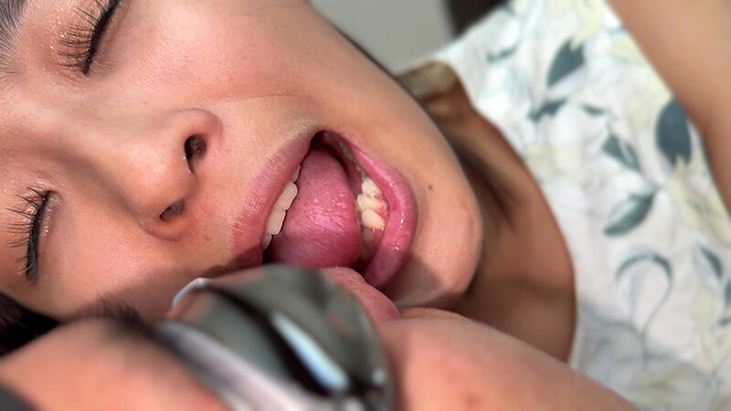 「【旭メイサ】素人お姉さんをナンパ!自撮り顔舐め&ニオイ責めの個人撮影動画」のサンプル画像14枚目